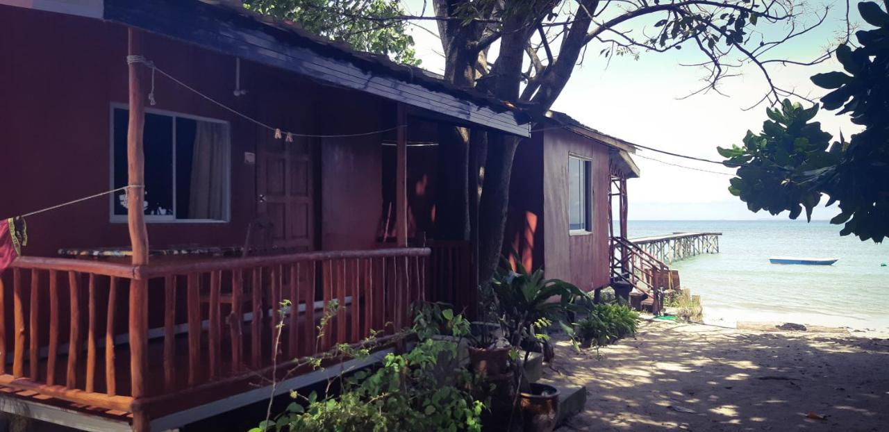 Tajau Laut Guesthouse 古达 外观 照片
